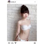 #ババババンビ 小鳥遊るい、透明素肌に釘付けな白ビキニショット公開！