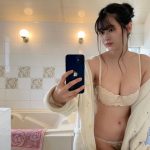 未梨一花、脇見せで圧巻美バスト大胆披露！「本当に美しいスタイル」