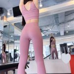 真島なおみ、トレーニングウェア姿で美ボディ全開！