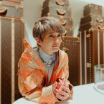 Nissy、いたずら笑顔と変顔で魅せるルイ・ヴィトンオフショット公開！