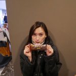 大政絢、差し入れのエクレアでこぼれる満面の笑顔！