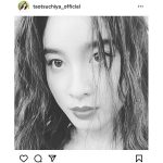 土屋太鳳、顔を至近距離で撮影したモノクロ写真を公開