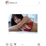 寺本莉緒、鮮烈赤ビキニで漂うオトナのフェロモン「色っぽすぎる」