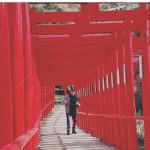 三代目JSB 山下健二郎、バイクにまたがる番組オフショットに反響！「後ろに乗せてもらいたい」