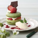 ≪キハチ カフェ≫新食感マカロンなど、春の香りに包まれる新作スイーツが続々登場！苺×抹茶の期間限定フェア