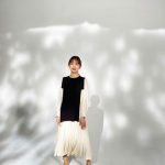 井桁弘恵、素足で撮影したナチュラルポートレート公開