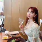 森咲智美が破壊力抜群な美ヒップを披露！「セクシーなお尻」「たまりませんわ」