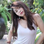 中国出身のモデル、ロン・モンロウが妖艶な南国ショットを披露！「めっちゃセクシーで可愛いです」