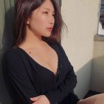 琴井ありさ、色白豊満バストを引き締める黒コーデに反響！