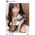 真島なおみ、制服ビキニで迫り来るセクシーショット！