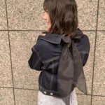 道重さゆみ、背中のリボンが大人可愛いデニムコーデを紹介！