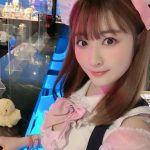 メイリ、「お隣いいですか？」メイド服で寄り添うオフショットに歓喜の声