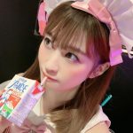 メイリ、「お隣いいですか？」メイド服で寄り添うオフショットに歓喜の声