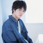 森七菜がモード系ファッションで「CMNOW」表紙初登場