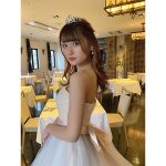 SKE48 中野愛理、背中見せの純白ドレスコーデで魅了「美しすぎます」「お父さん、涙が出ちゃう」