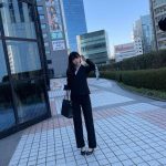 真っ白なキャンバス 小野寺梓、珍しいスーツスタイルでポートレート！「スタイル良いし似合ってる」