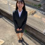 豊田ルナ、スーツ姿で大学の入学式に出席