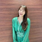 鷲見玲奈、試行錯誤したポージングが話題「写真を撮る時のポーズが思いつかず」