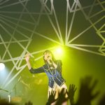 森高千里、超ミニスカート姿でヒット曲「渡良瀬橋」の舞台・足利市民会館からコンサートツアースタート！