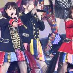 大島優子、峯岸みなみ卒コンにサプライズ登場！『ヘビーローテーション』をセンターで熱唱！