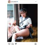 天木じゅん、誘惑の眼差しで制服脱ぐグラビアに釘付け！