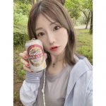 SILENT SIREN 山内あいな、お酒片手にベースを弾く生配信開催！「お酒とベース用意してお家で待っててね」