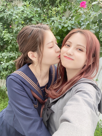 桃月なしこ、林ゆめとの最強百合ショットを披露！「これは強すぎて即永久保存！」「学校のマドンナ不可避」