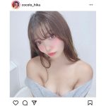 比嘉こころ、プライベートショットで美デコルテ披露