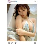 日向葵衣、オトナの眼差しにドギマギする肌見せグラビアを披露！