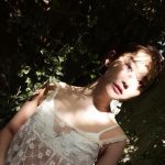 菅野結以、「最強のカメラマン」益若つばさが撮影したクールなポートレートを披露！