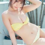 伊織もえ、息遣いが聞こえてきそうな至近距離ショット披露