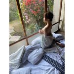 小日向ゆか、浴衣を脱いでふくよかな曲線美で魅了