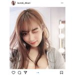黒木ひかり、胸元チラリのウィンク自撮りで掲載告知