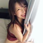 琴井ありさ、上目遣いで見つめる癒しの笑顔にキュン！