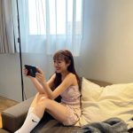 前田希美、ラフな部屋着でゲームに熱中！「ほんと脚綺麗」