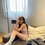 前田希美、ラフな部屋着でゲームに熱中！「ほんと脚綺麗」