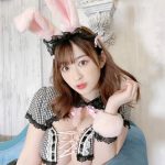 メイリ、ウサギ耳のメイドコスプレで爆乳チラリ！