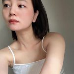 NANAMI、キャミソール 姿で魅せる美肌にうっとり