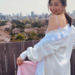 中条あやみ、横顔で微笑むワンピースコーデに釘付け！