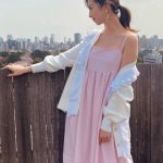 中条あやみ、横顔で微笑むワンピースコーデに釘付け！