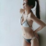 佐野ひなこ、健康的な美ボディを見せつけた水着ショットで悩殺！