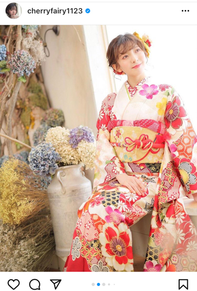 菅原りこ、ハタチ記念の振袖姿を収めたアルバムを公開