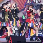 大島優子、峯岸みなみ卒コンにサプライズ登場！『ヘビーローテーション』をセンターで熱唱！