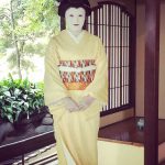 丸山桂里奈、制服姿で顔にタピオカ！？金箔パック中！？昔の美人さん！？懐かし写真大公開！