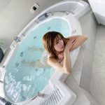谷川愛梨、オトナの色気溢れる入浴ショットにファンドキドキ