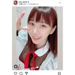 日向葵衣、スケスケメイド服で水着チラリ