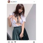 日向葵衣、制服脱いだセクシーショットに歓喜の声