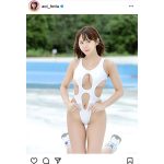 日向葵衣、隙間からこぼれる美バストに釘付けな競泳水着ショット！「朝から刺激が強い」