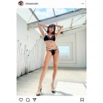 緒方咲、ランジェリー姿で「スタイル抜群」な美脚を披露！
