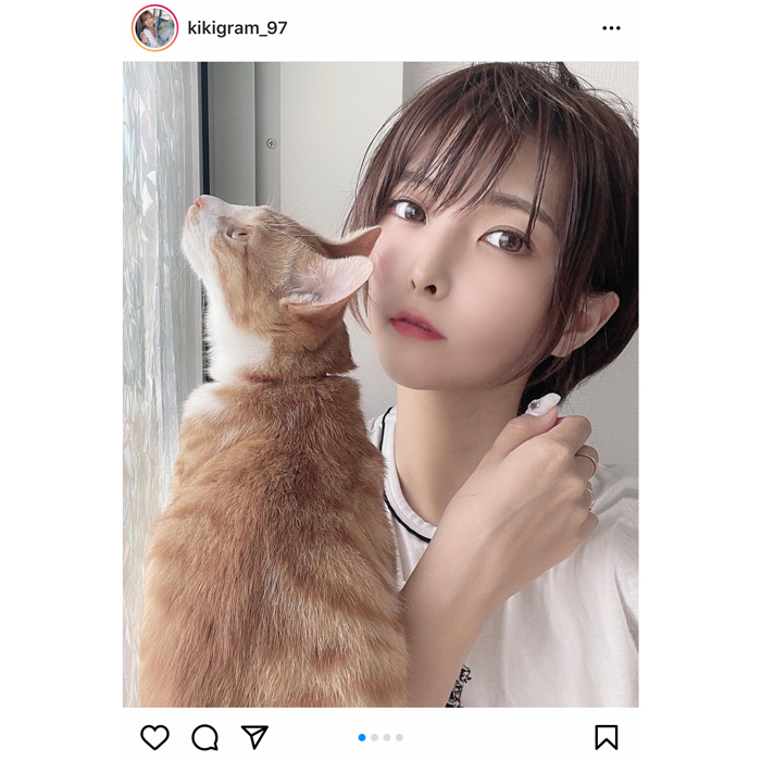ききまる、愛猫ちゃちゃまると癒しの2ショットを披露！「いつ見ても綺麗」「可愛い」